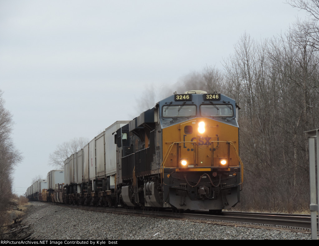 CSX 3246 on I002